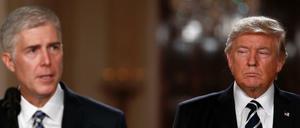 Hat seinen Kandidaten im Blick: Donald Trump (rechts) und Neil Gorsuch