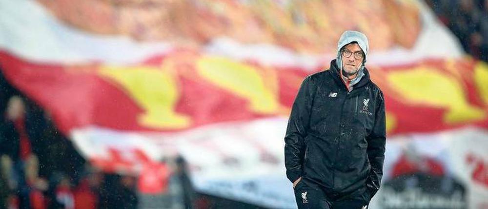 Geht doch. Beim 1:1 gegen Chelsea zeigten Liverpools Mannschaft und Trainer Jürgen Klopp wieder ein bisschen etwas von der alten Energie. Foto: Thompson/dpa