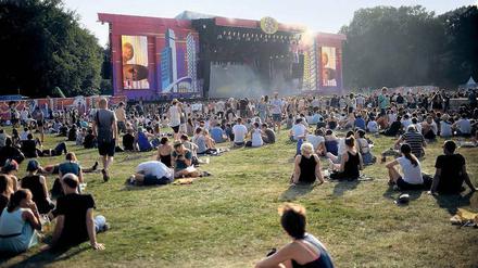 Pop statt Hopp: Die Pferde müssen weichen, wenn tausende Besucher nach Hoppegarten kommen, um wie 2016 im Treptower Park bis in die Nacht zu feiern. Und das kann laut werden. 