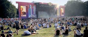 Pop statt Hopp: Die Pferde müssen weichen, wenn tausende Besucher nach Hoppegarten kommen, um wie 2016 im Treptower Park bis in die Nacht zu feiern. Und das kann laut werden. 