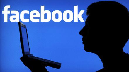 Facebook hat ein Problem mit Falschmeldungen. 