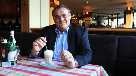 Peter Antony beim Latte Macchiato in seinem Stammlokal, dem Francucci's am Kurfürstendamm