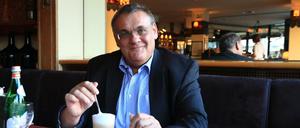Peter Antony beim Latte Macchiato in seinem Stammlokal, dem Francucci's am Kurfürstendamm