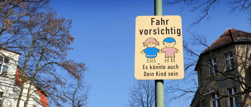 Auch Eltern gefährden Schulkinder durch rücksichtsloses Fahren auf dem Schulweg.