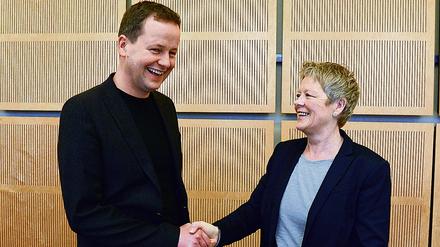 Freundschaft zwischen Berlins Kultursenator Klaus Lederer (Die Linke) und der Ausschussvorsitzenden Sabine Bangert (Bündnis 90/Die Grünen).
