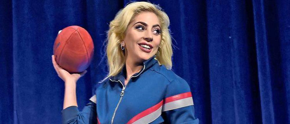 Lady Gaga macht sich schon mal warm für den Super Bowl.