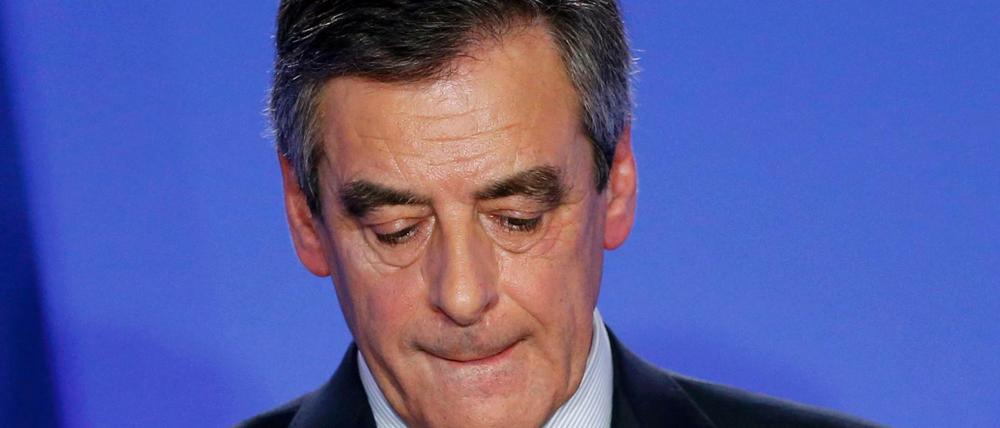 Präsidentschaftskandidat Francois Fillon entschuldigte sich für die Beschäftigung seiner Ehefrau.