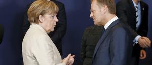Bundeskanzlerin Angela Merkel möchte den Polen Donald Tusk an der Spitze des Europäischen Rats halten. Sein Heimatland ist dagegen.