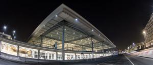 Das Licht brennt, aber wann dürfen endlich mal Passagiere ins Terminal (und fliegen)?
