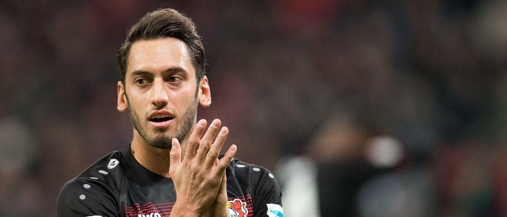 Für Hakan Calhanoglu ist die Saison bereits beendet.