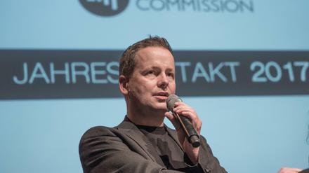 Kultursenator Klaus Lederer spricht bei einer Podiumsrunde der Berliner Clubcommission zum Thema "Musik und Clubkultur" im Gretchen.