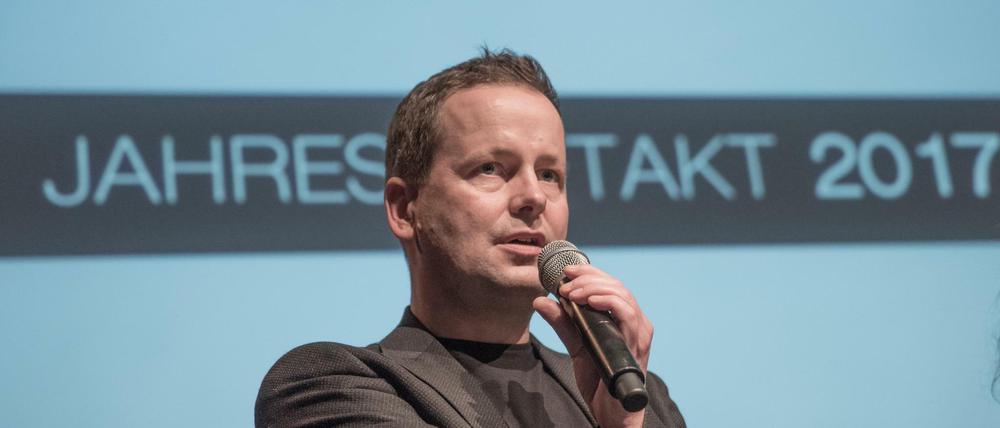 Kultursenator Klaus Lederer spricht bei einer Podiumsrunde der Berliner Clubcommission zum Thema "Musik und Clubkultur" im Gretchen.