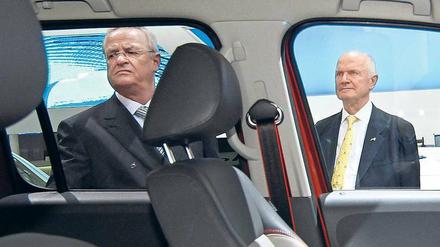 Wer passt auf wen und was auf? Martin Winterkorn (links) und Ferdinand Piëch 2012 auf der Internationen Autoausstellung IAA. 