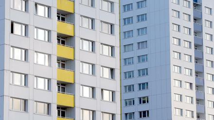 Landeseigene Wohnungsgesellschaften haben ihren Mietern Erhöhungen mitgeteilt.