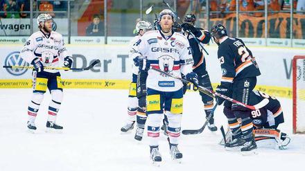 Tristes Jubiläum. André Rankel bestritt am Sonntag sein 700. Spiel für die Eisbären – es war eins zum Vergessen. 