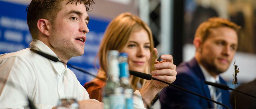 Robert Pattinson, Sienna Miller und Charlie Hunnam bei der Pressekonferenz zu "The Lost City Of Z".