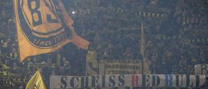 Fans von Borussia Dortmund beim Bundesligaspiel zwischen Borussia Dortmund und RB Leipzig am Samstag. 