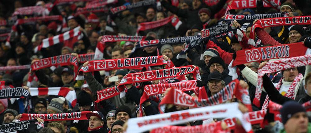 Sie singen für die gute Sache. Leipziger Fans wollen ihr Team auch weiter ausschließlich friedlich anfeuern.