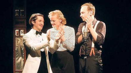 Ist das nun gaga oder Dada? Christopher Nell, Claudia Graue und Marcus Melzwig (v. l.) sind Muttis Kinder.