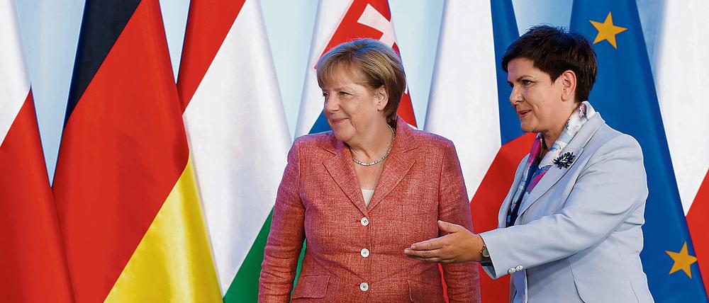 Kanzlerin Merkel und Polens Regierungschefin Szydlo im vergangenen August in Warschau.