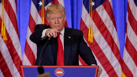 Alles hört auf mein Kommando: Demokratie geht aber anders, als Donald Trump sich das vorstellt.