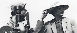 Ahmed Bouanani bei den Dreharbeiten zu seinem Film "Tarfaya Aw Masseerat Sha'erim" im Jahr 1966.