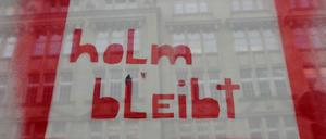 Er kehrt zumindest zurück an die Humboldt-Universität. Studenten hatten wochenlang für den Verbleib des wissenschaftlichen Mitarbeiters Andrej Holm protestiert.