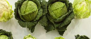 Gesund: Wirsing und Blumenkohl enthalten viele Vitamine und Ballaststoffe. 