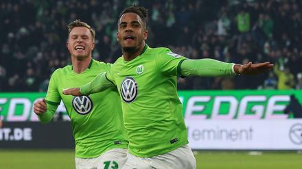 Wolfsburgs Daniel Didavi ist nach seinem Tor nicht mehr zu bremsen.