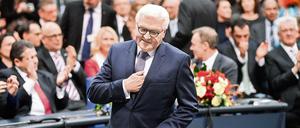Der designierte Bundespräsident Frank-Walter Steinmeier (SPD) geht Reichstag nach der Wahl zum Bundespräsidenten zum Rednerpult. 