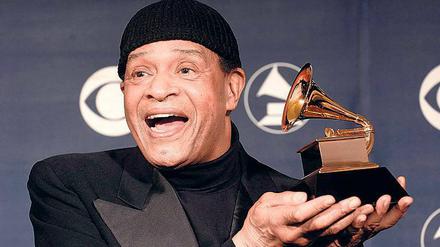 Der verstorbene Jazzsänger Al Jarreau bei den Grammys 2007. Er gewann den Preis für die beste Gesangsdarbietung.