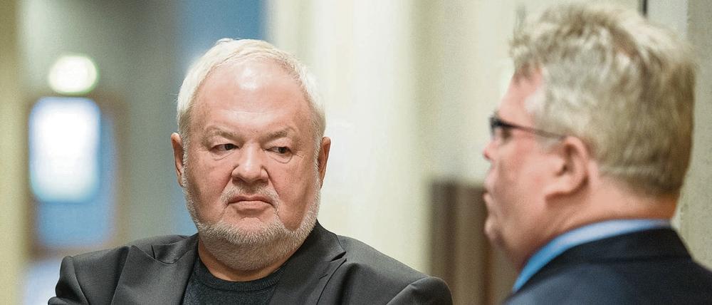 Hilpert war 2012 vom Potsdamer Landgericht zu einer Haftstrafe von fünf Jahren und acht Monaten verurteilt worden, was der Bundesgerichtshof teilweise aufgehoben hatte – aber nicht den schweren Betrug an sich. 
