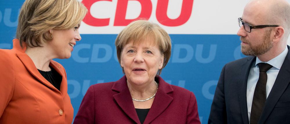 Bundeskanzlerin Angela Merkel, Julia Klöckner und Generalsekretär Peter Tauber am Montag zu Beginn der CDU-Vorstandssitzung.