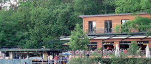 Idyll am Schlachtensee. Das Lokal "Alte Fischerhütte" in Zehlendorf.