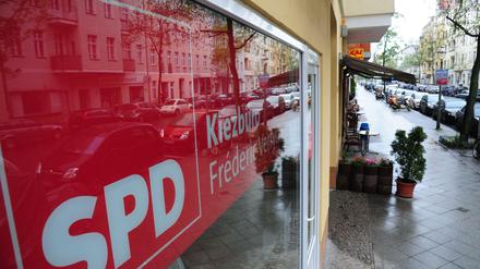 Hereinspaziert ins Kiezbüro! Parteien wie SPD, FDP und CDU freuen sich über Aufnahmeanträge. 
