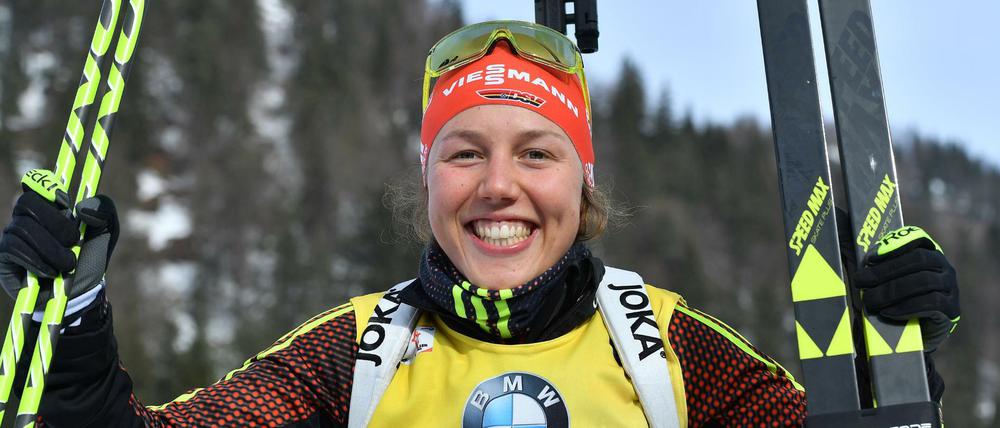 Laura Dahlmeier kann ihr Glück in Hochfilzen derzeit kaum fassen.