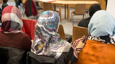 Das Neutralitätsgesetz an Schulen steht auf der Kippe, nachdem das Gericht einer klagenden Muslima Recht gab.