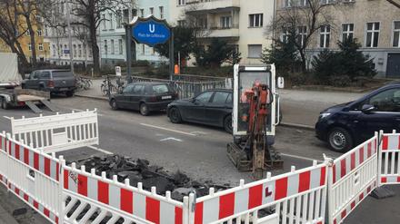 Nichts geht mehr: Hier ist die Fahrbahn abgesackt.