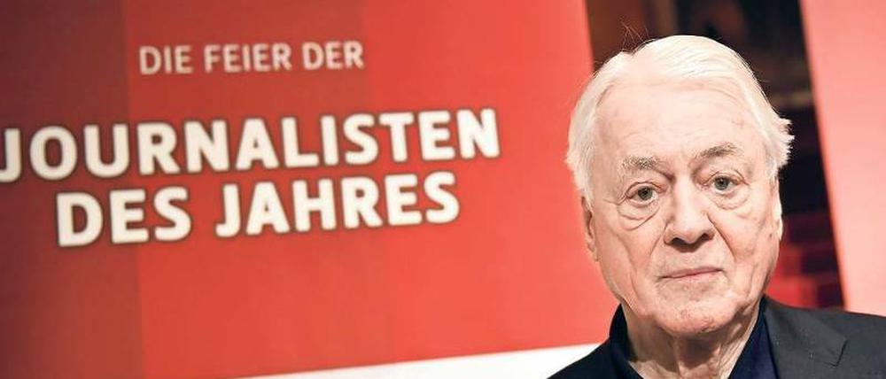 Von wegen ratlos.  Alexander Kluge wurde vergangene Woche bei der Preisverleihung „Journalisten des Jahres 2016“ für sein Lebenswerk ausgezeichnet.