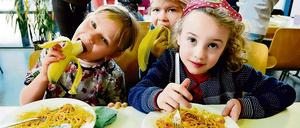 An den Grundschulen klappt es überwiegend mit der Essensversorgung - an den Oberschulen gibt's Probleme.