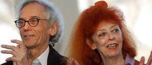 Christo und Jeanne-Claude bei einer Pressekonferenz im Metropolitan Museum of Art in New York im Jahr 2005.