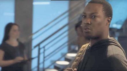 Atemlos.  Eric Carter (Corey Hawkins) hat mit seinem Team den Terrorpaten Bin-Kahlid ausgeschaltet. Die Männer der Elite-Truppe wiegen sich in Sicherheit.