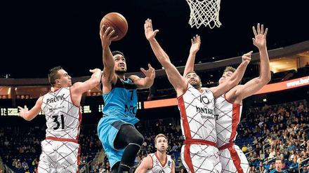 Schmerzhaft vermisst. Peyton Siva, hier im Eurocup gegen Fuenlabrada, gibt Albas Spiel Schnelligkeit und Struktur. Ohne den Point Guard haben die Berliner zuletzt drei heftige Niederlagen kassiert und viel Selbstvertrauen eingebüßt. 