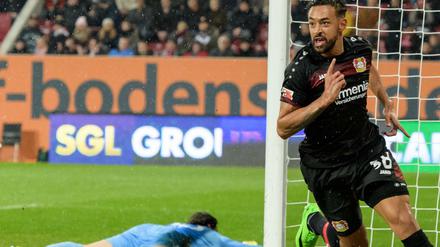 Karim Bellarabi erzielt den 50 000 Bundesligatreffer.