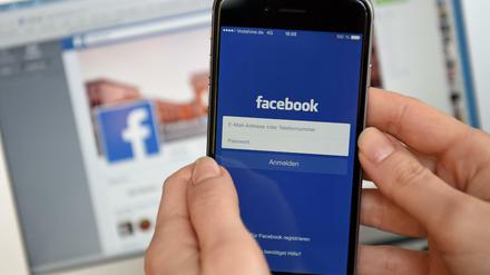 Partner von Facebook oder Zulieferer für Mark Zuckerbergs Netzwerk? Die Medien müssen abwägen. 