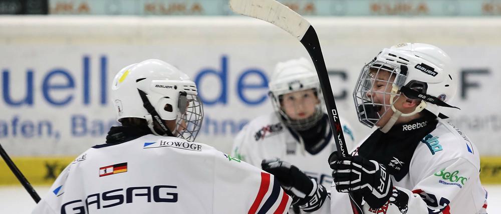 Spaß mit Leistungsgedanken. Die Eisbären Juniors im Januar beim Bambini-Cup der DEL in Augsburg. 