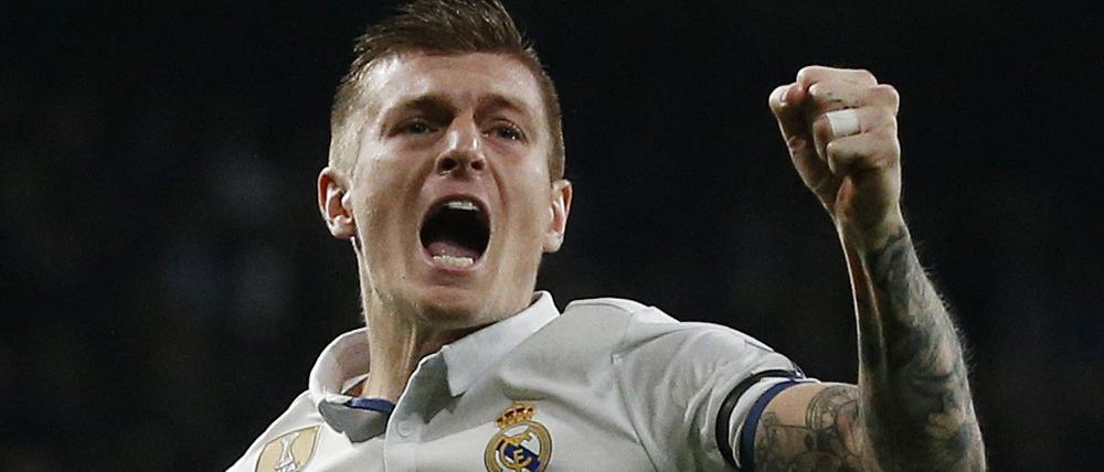 Toni Kroos bejubelt sein Tor zum zwischenzeitlichen 2:1.