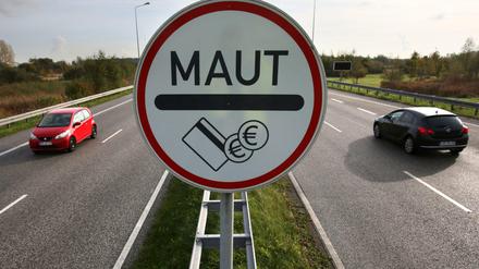 Das Gutachten des Wissenschaftlichen Dienstes des Bundestages hält die Pkw-Maut für rechtswidrig.