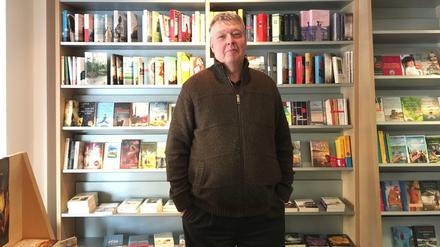 Gut sortiert. Heinz Ostermann in seiner "Leporello"-Buchhandlung in Südneukölln.