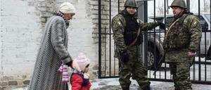 Europas vergessener Krieg. Im Osten der Ukraine wird nach wie vor gekämpft. Die Not der Menschen ist groß.
